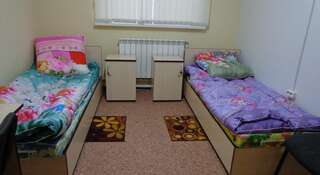 Гостиница Hostel Parkoviy Белгород Бюджетный двухместный номер с 2 отдельными кроватями-4